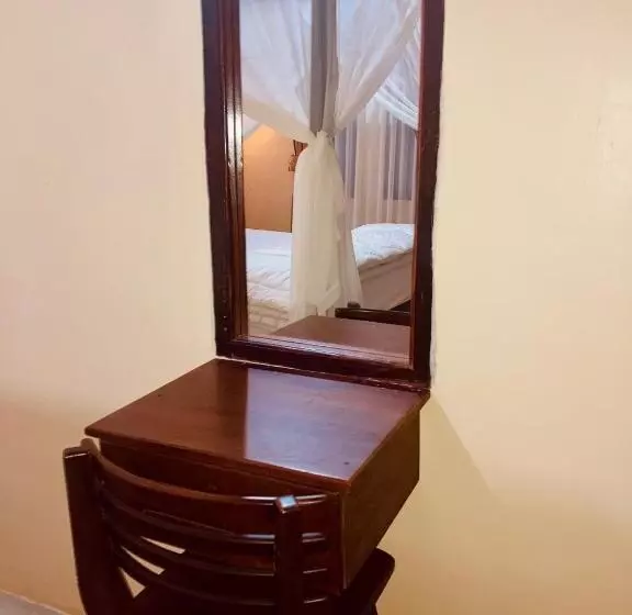 Hotelli R5 Keramba Inn