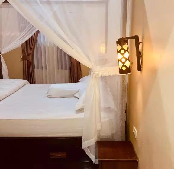 Hotelli R5 Keramba Inn