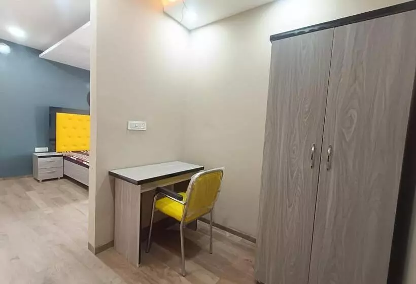 Hotel V