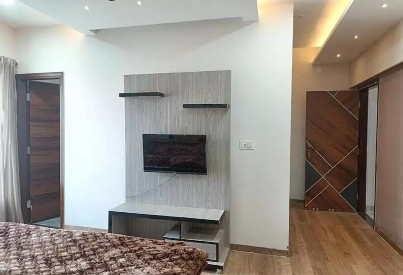 Hotel V