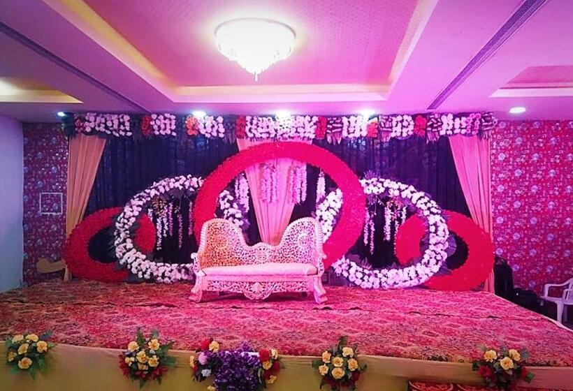 Indraprastha Hotel & Restaurant