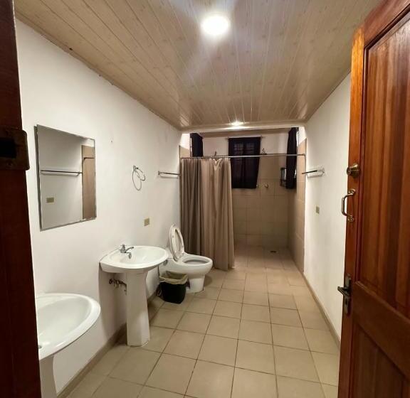 بنسيون Blasina El Valle