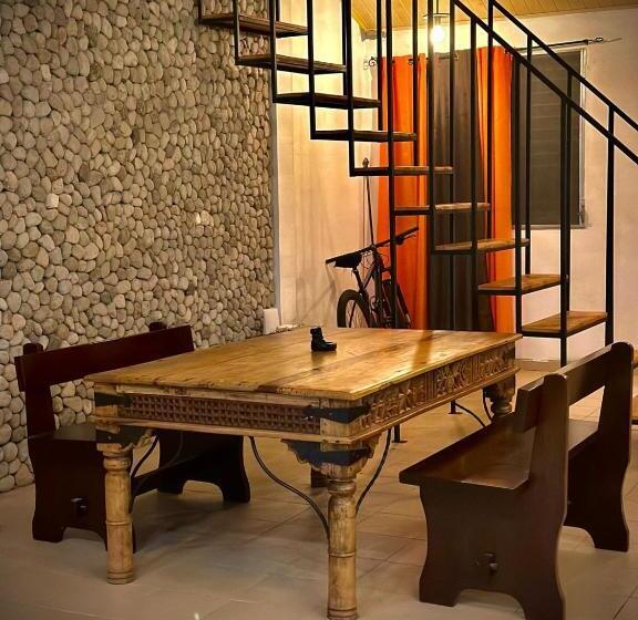 بنسيون Blasina El Valle