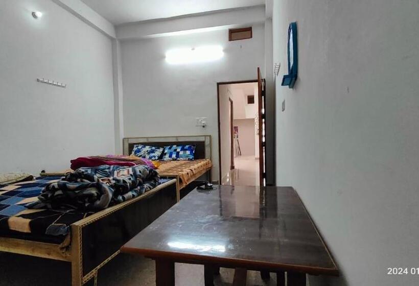 펜션 Gopal Sadan 2