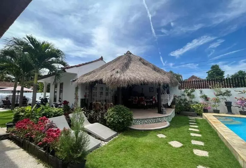 Hotelli Belvilla Pleasant Seaside Lovina Beach