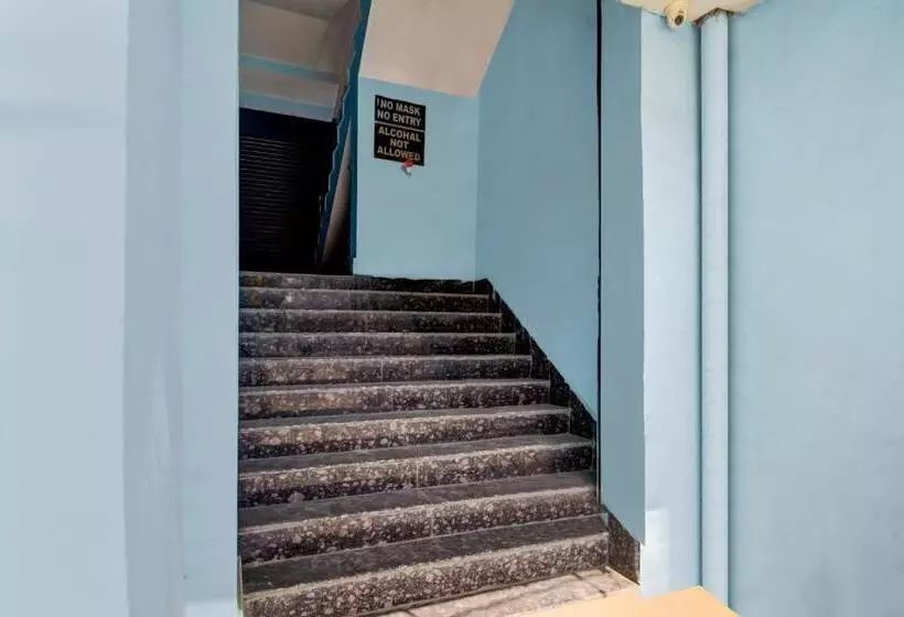 ホテル Oyo Gajraj Banquet Hall Guest House