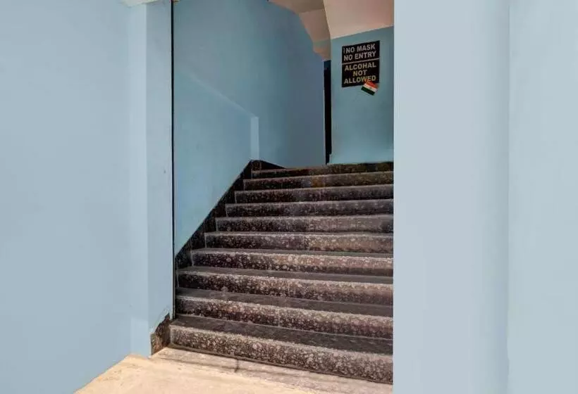 ホテル Oyo Gajraj Banquet Hall Guest House
