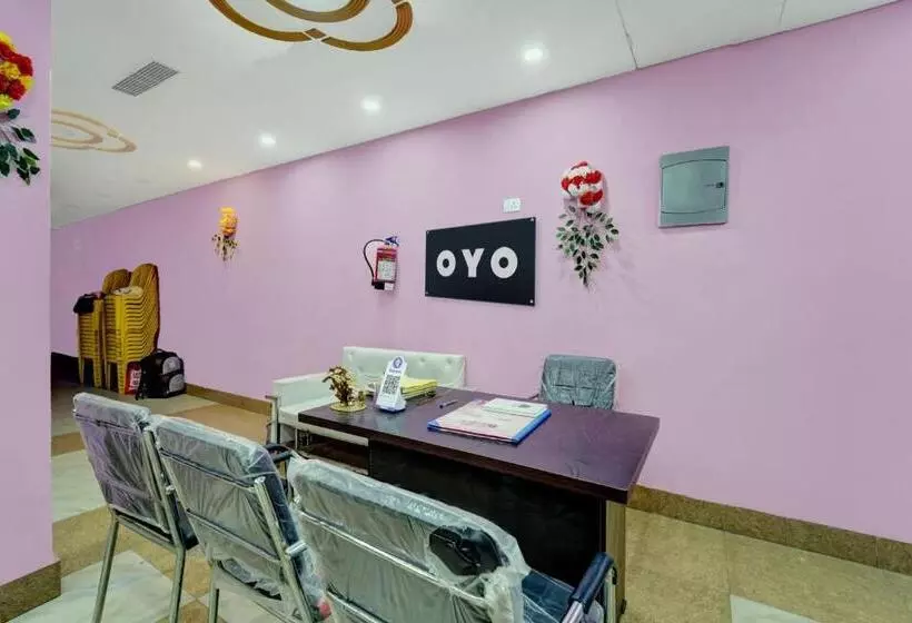 ホテル Oyo Gajraj Banquet Hall Guest House