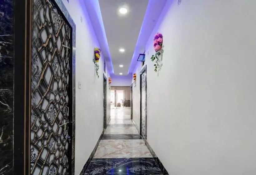 ホテル Oyo Gajraj Banquet Hall Guest House