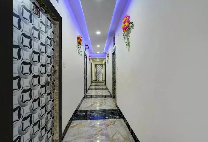 ホテル Oyo Gajraj Banquet Hall Guest House