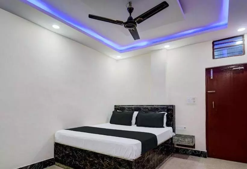 ホテル Oyo Gajraj Banquet Hall Guest House