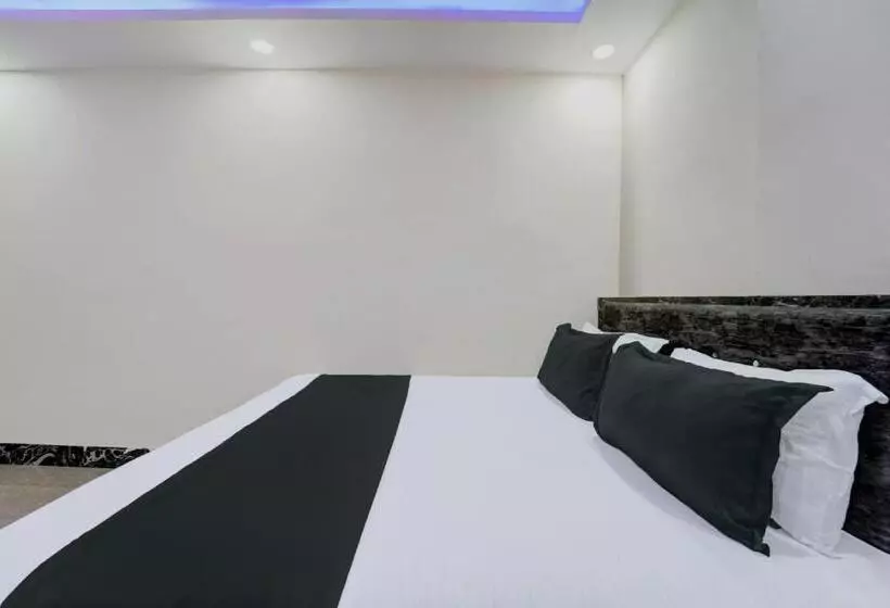ホテル Oyo Gajraj Banquet Hall Guest House