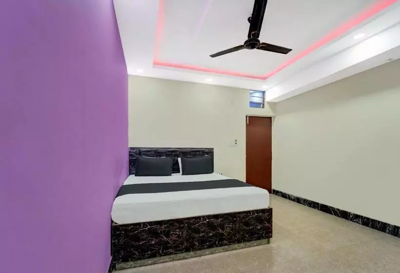 ホテル Oyo Gajraj Banquet Hall Guest House