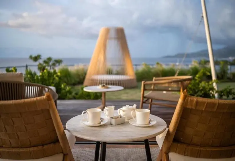 هتل Silversands Beach House Grenada