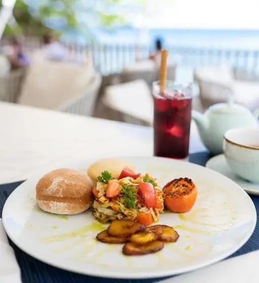 هتل Silversands Beach House Grenada
