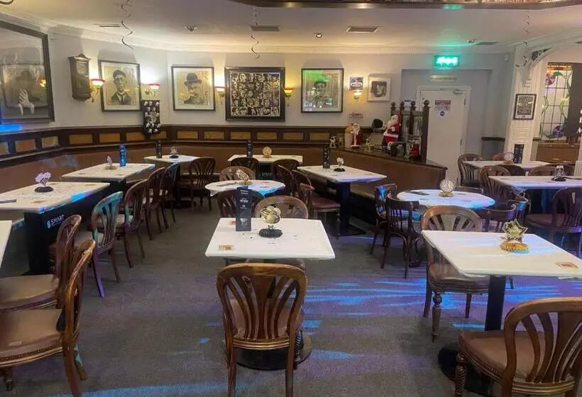 ホテル The Office Bar And Restaurant