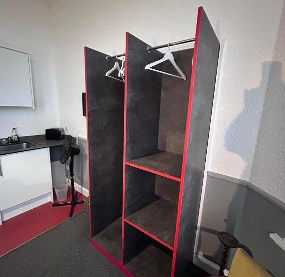 Otel The Office Bar And Restaurant