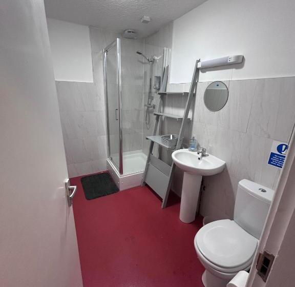 Otel The Office Bar And Restaurant