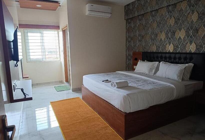 호텔 The Royal Moon