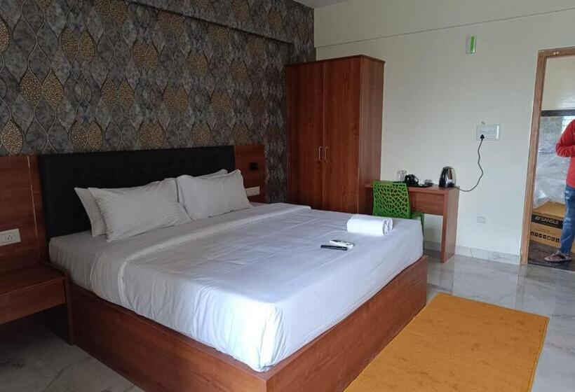 호텔 The Royal Moon