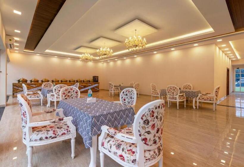 Hotel Treebo Greenland Resort, Patia