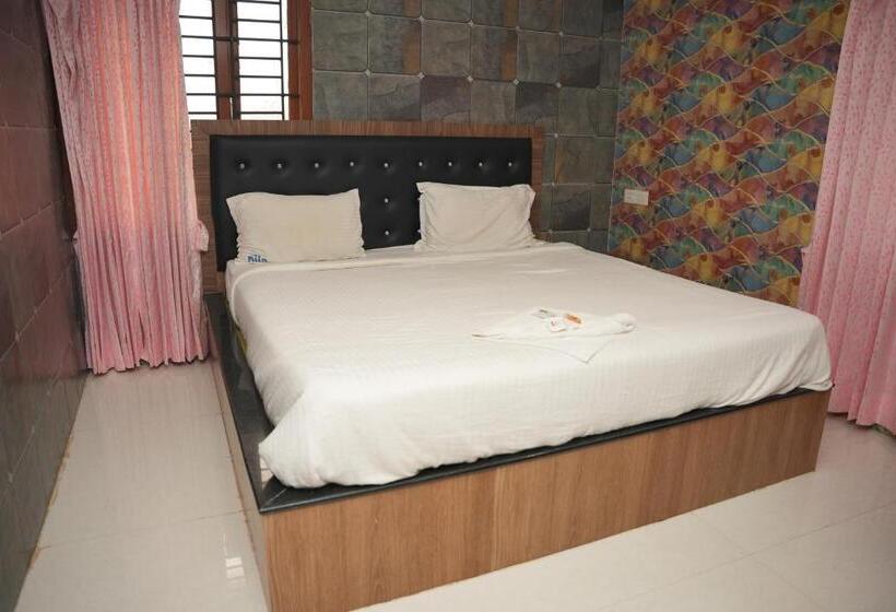 בית מלון כפרי Vs Heritage Inn