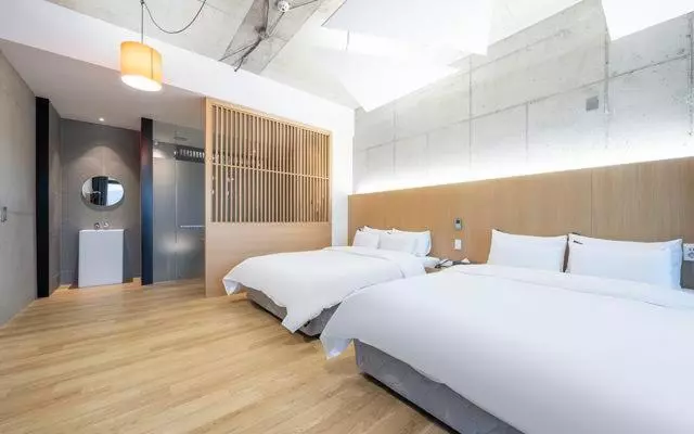 モーテル The Line