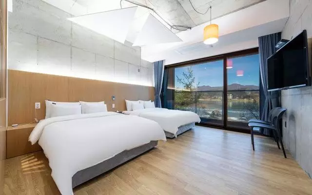 モーテル The Line