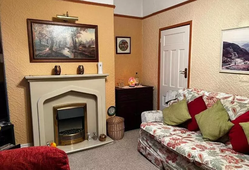 ペンション Coronation Street Style Guest House
