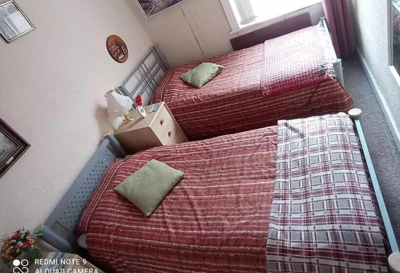 ペンション Coronation Street Style Guest House