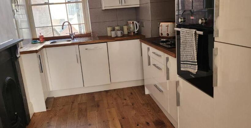 Pensão Hull City Apartment No 07