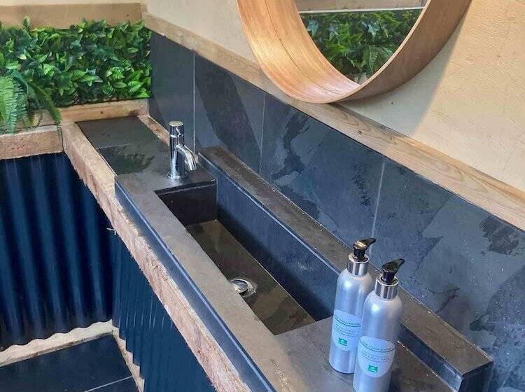 צימר The Lodge Rooms