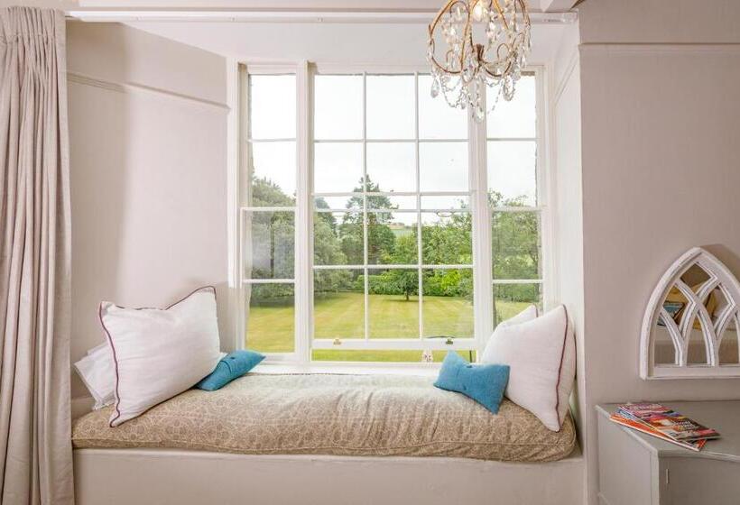 Bed and Breakfast Trewornan Manor