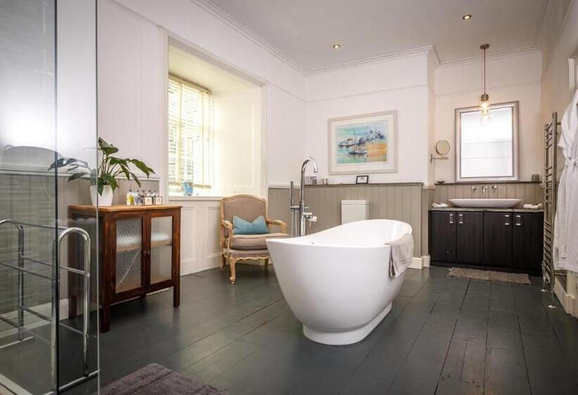 Bed and Breakfast Trewornan Manor