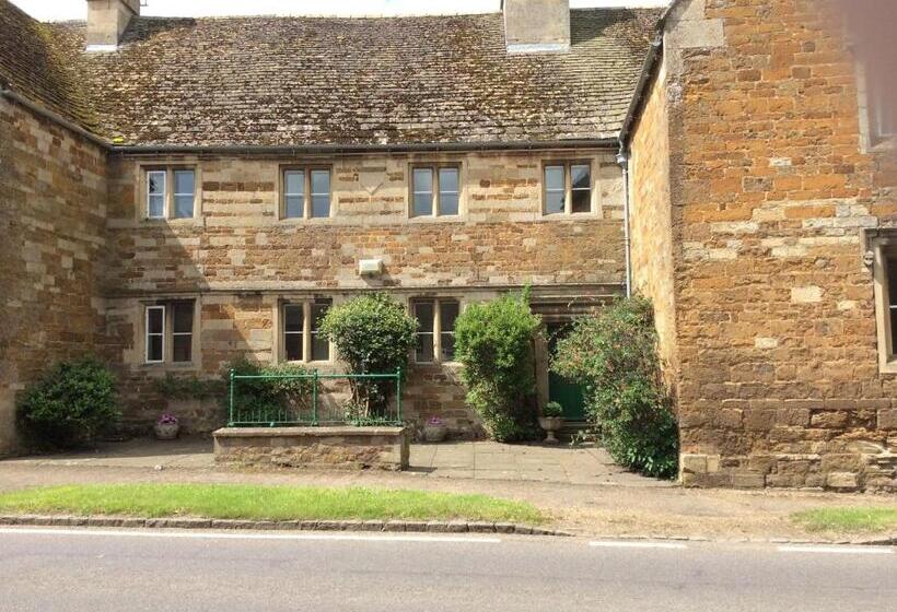 Castle Farm House B&b