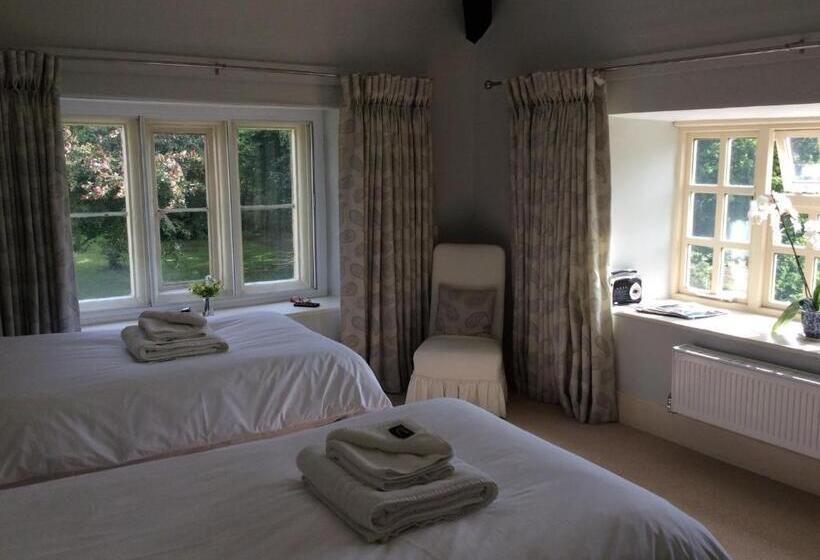 Castle Farm House B&b