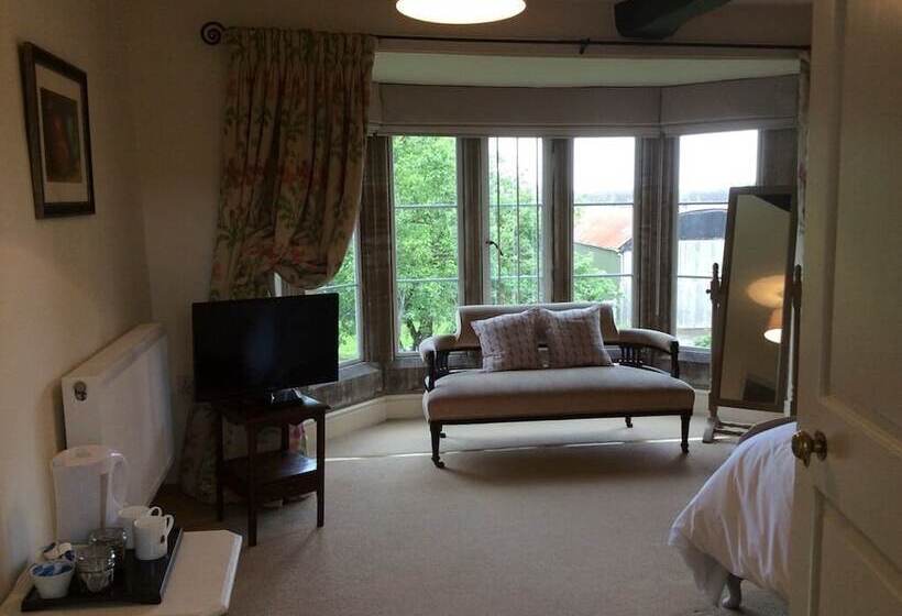 Castle Farm House B&b