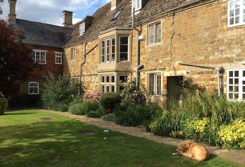 Castle Farm House B&b