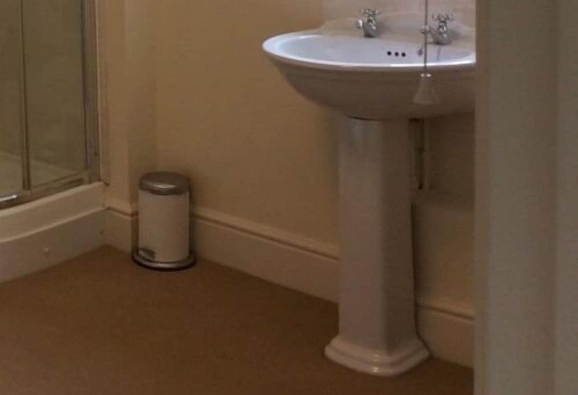 Castle Farm House B&b