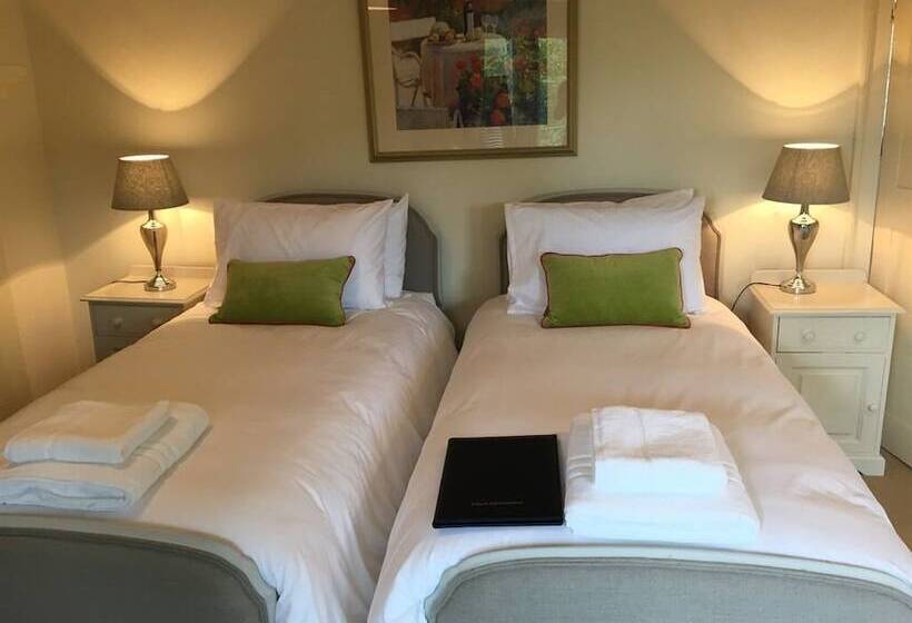Castle Farm House B&b