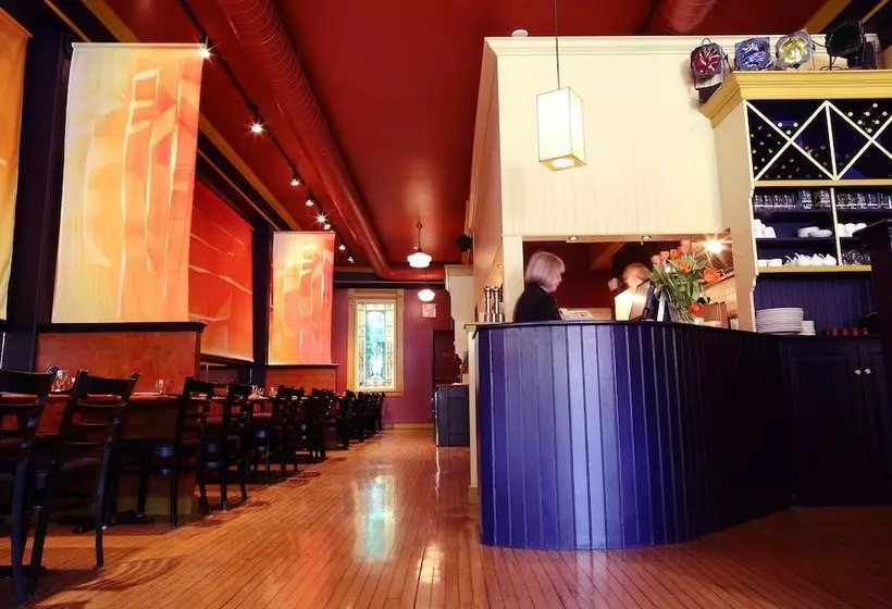 ホテル Foster's Inn