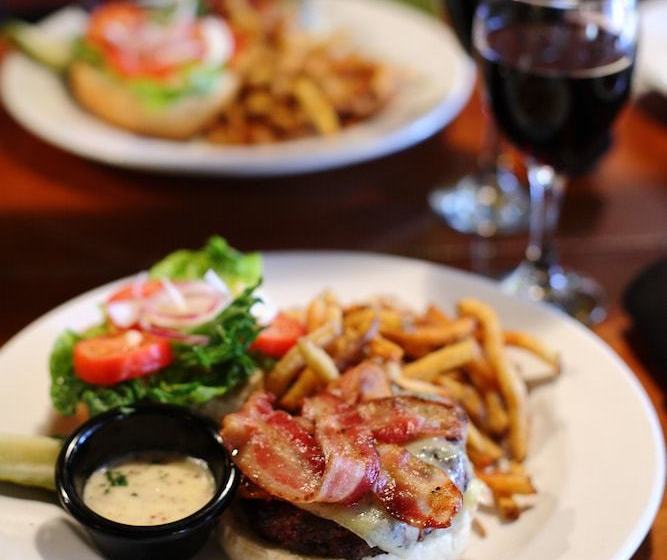 فندق Foster's Inn