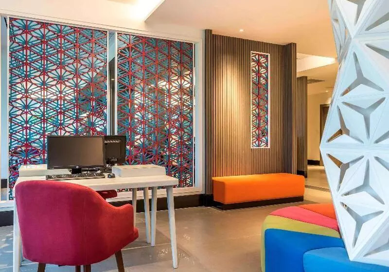 Hotelli Ibis Styles Phuket City