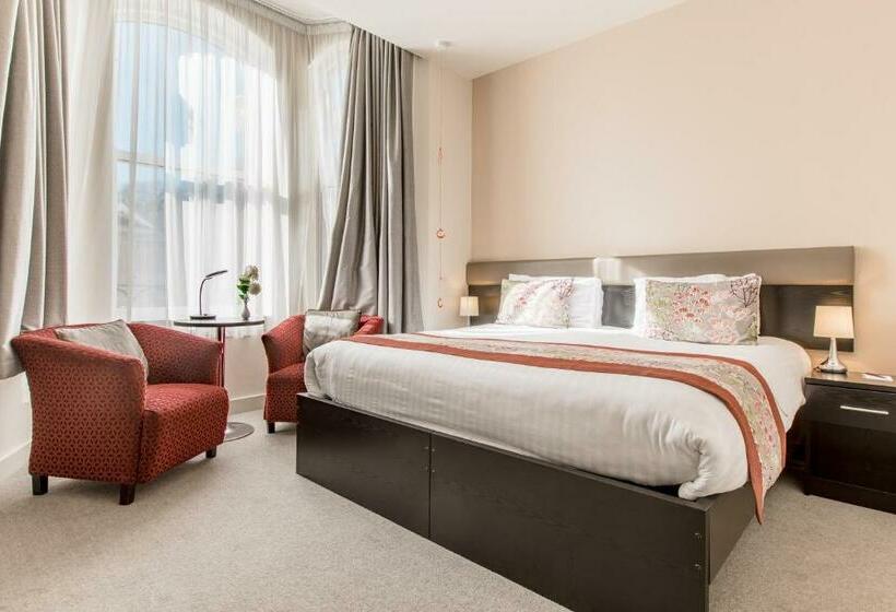 בית מלון כפרי Mannin