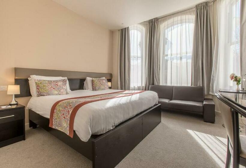 בית מלון כפרי Mannin