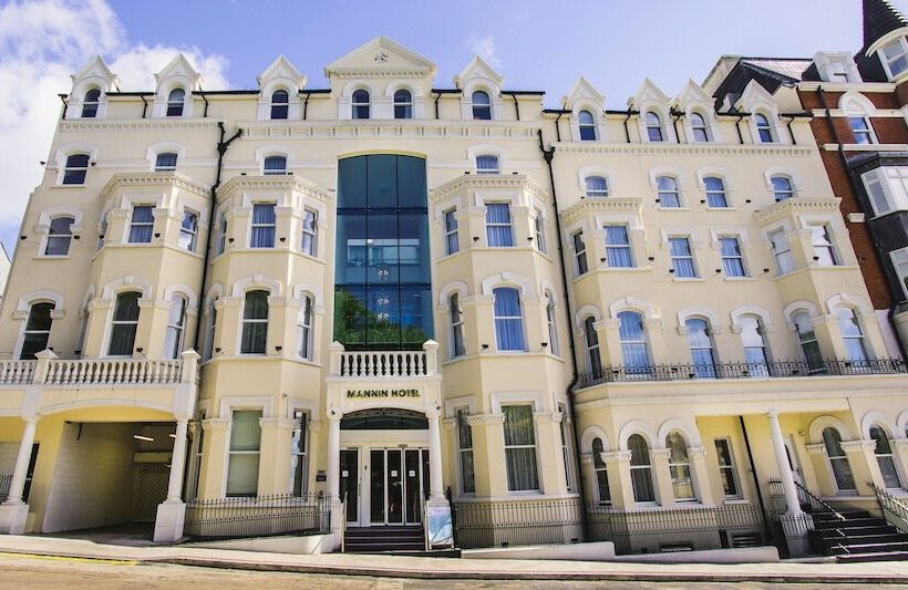 בית מלון כפרי Mannin