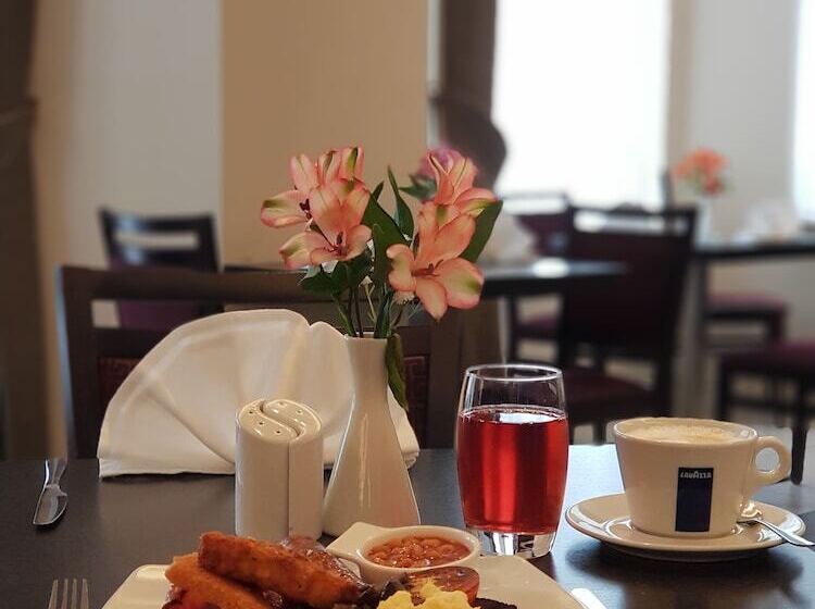 בית מלון כפרי Mannin