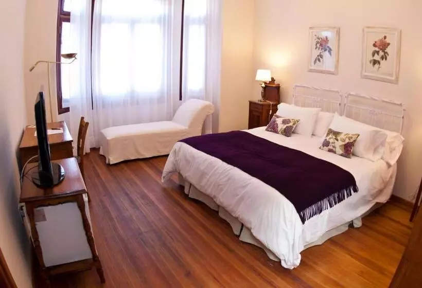 Hotelli Papiros
