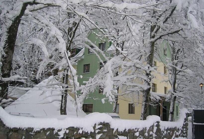 בית מלון כפרי Piramida