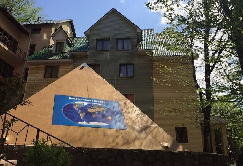 בית מלון כפרי Piramida